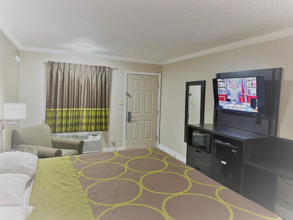 Super 8 By Wyndham Picayune Extérieur photo